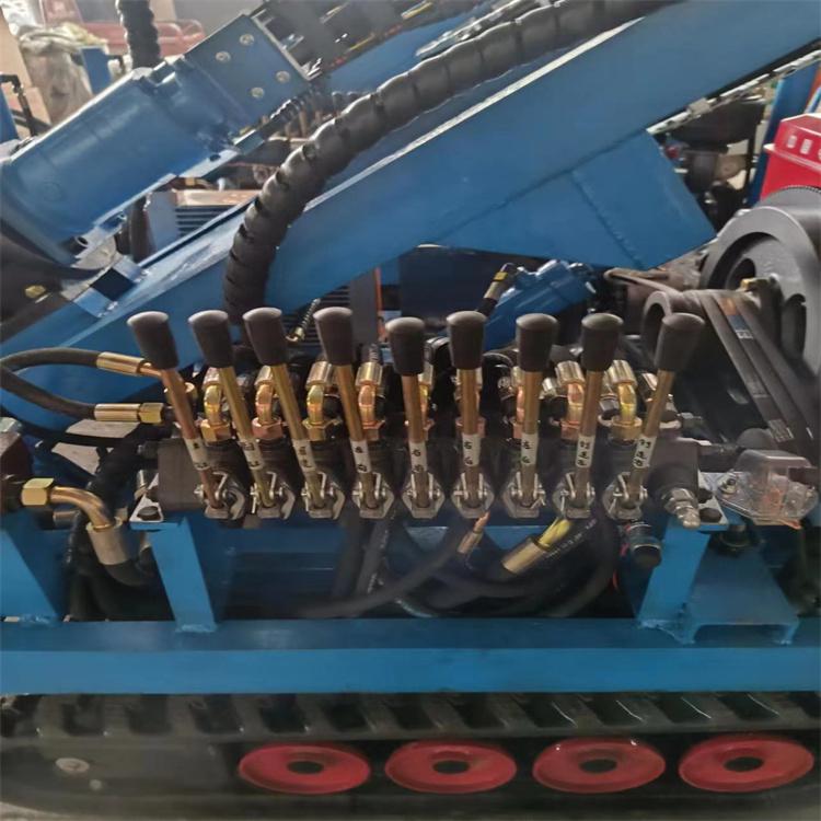 光伏打桩机照片大全：全方位展示各种光伏打桩机的外观特点-河南雷力机械制造有限公司