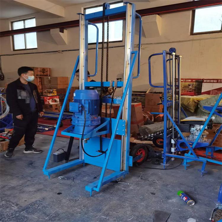 拖拉机挖坑机:大型工程植树神器,种树挖洞一步到位-河南雷力机械制造有限公司