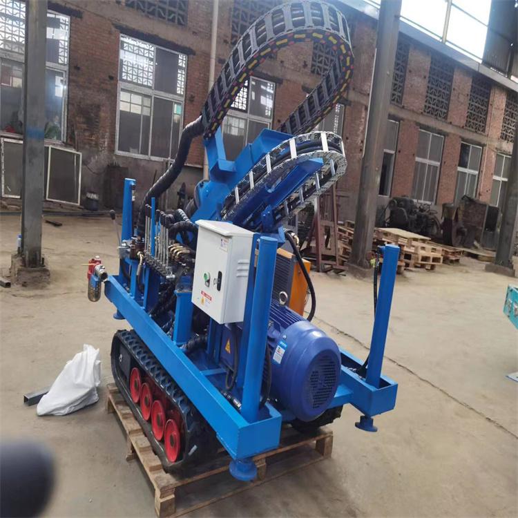 光伏打桩机可以快速的解决挖坑问题，一次成型,深度自定-河南雷力机械制造有限公司