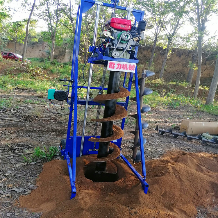 打电杆孔机器自动化钻孔速度是人工的几十倍-河南雷力机械制造有限公司