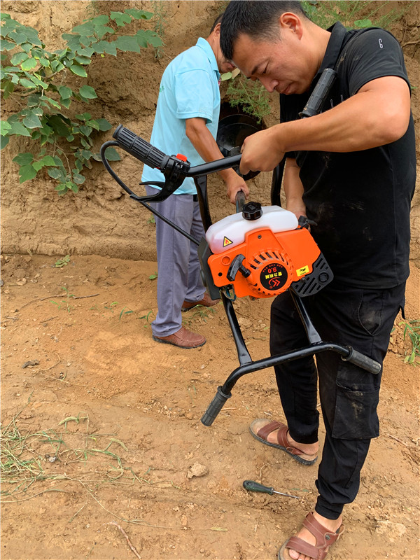单双轮植树挖坑机大小都有-河南雷力机械制造有限公司