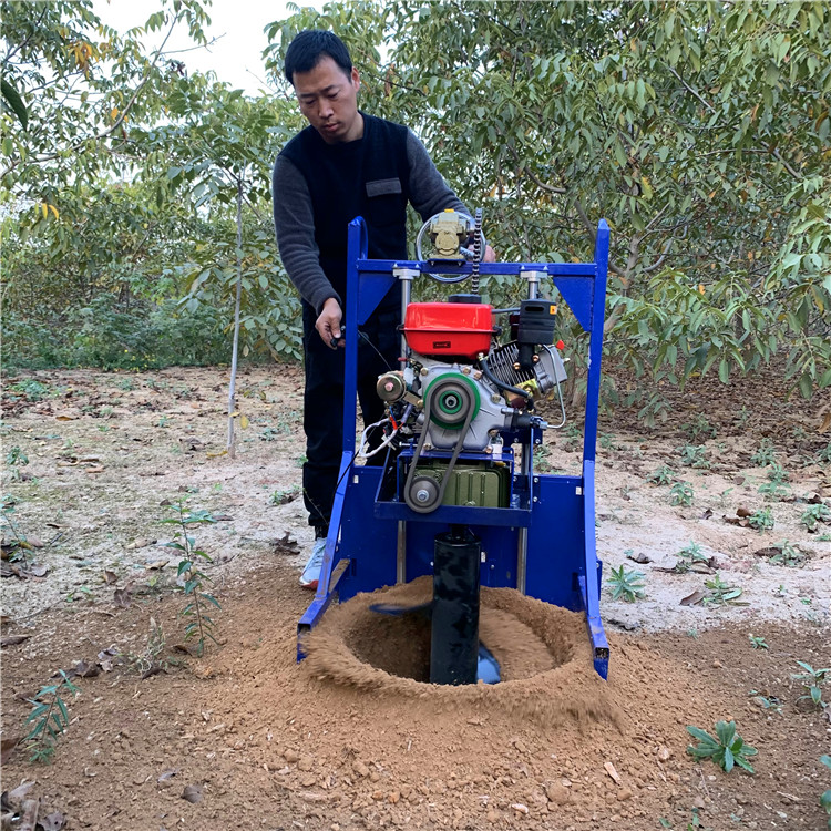 大深度打洞柴油挖坑机栽电杆经济-河南雷力机械制造有限公司